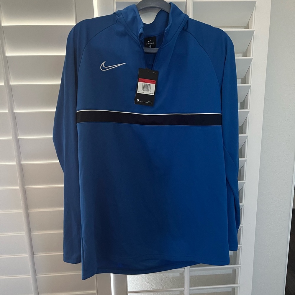 Nike dri fit quarter zip with thumb holes